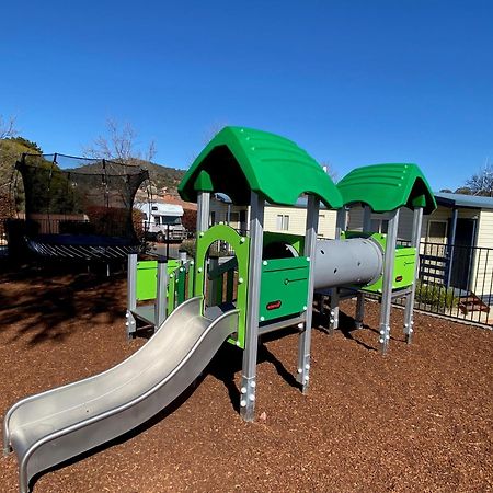 Hotel Crestview Tourist Park Queanbeyan Esterno foto