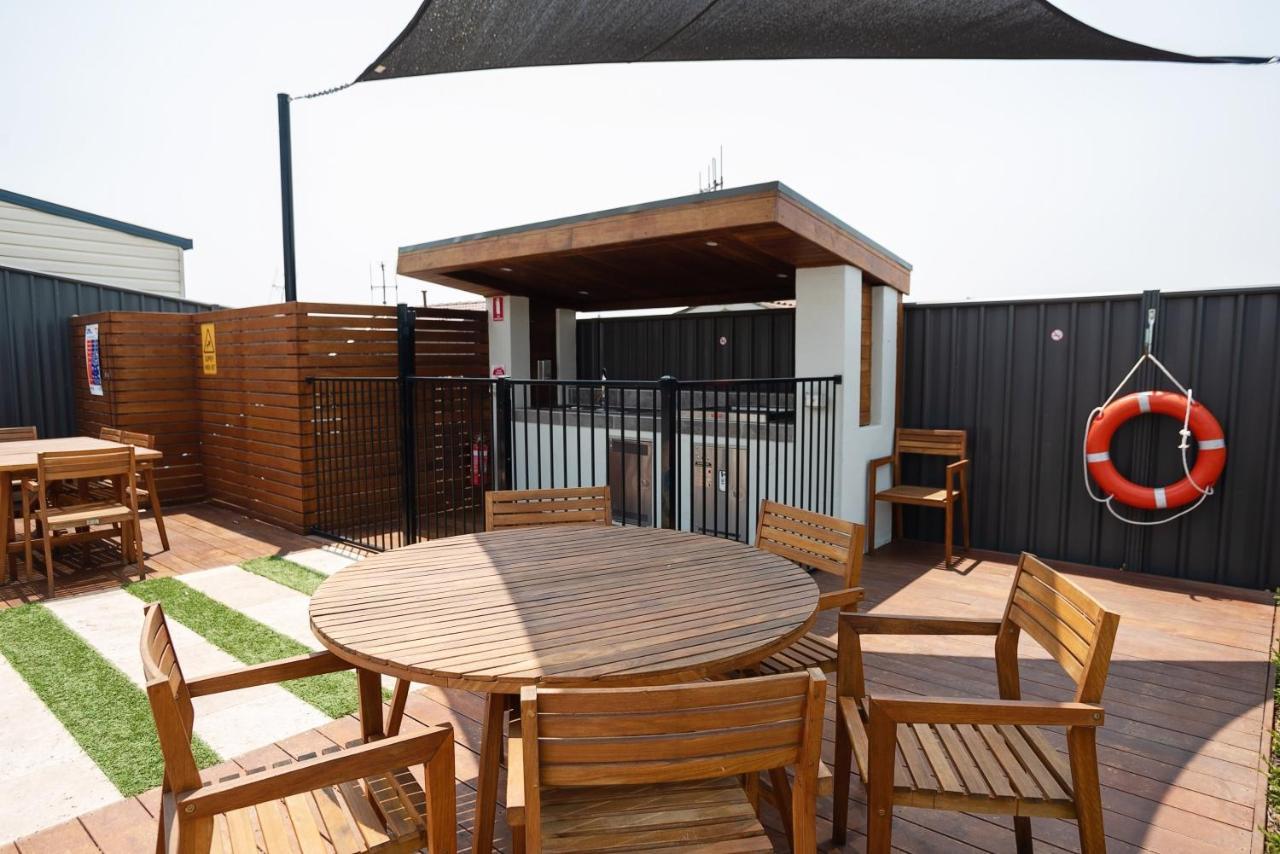 Hotel Crestview Tourist Park Queanbeyan Esterno foto