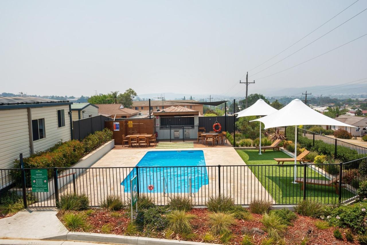 Hotel Crestview Tourist Park Queanbeyan Esterno foto
