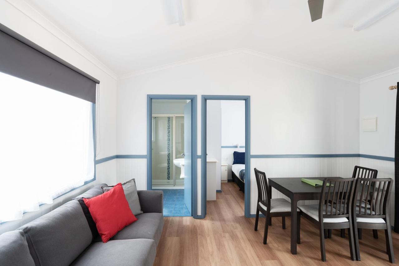 Hotel Crestview Tourist Park Queanbeyan Esterno foto