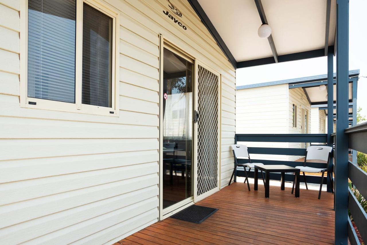 Hotel Crestview Tourist Park Queanbeyan Esterno foto