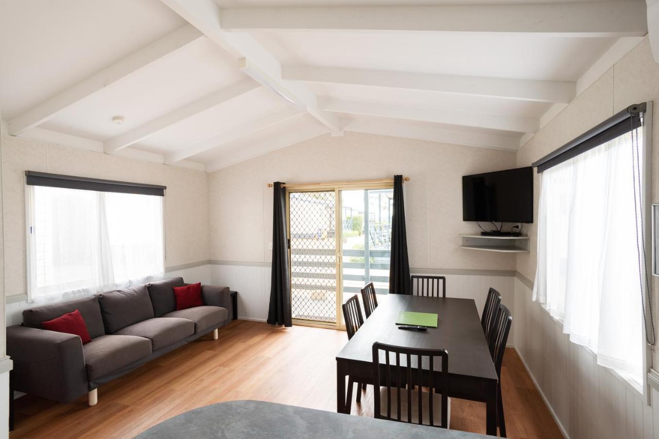 Hotel Crestview Tourist Park Queanbeyan Esterno foto