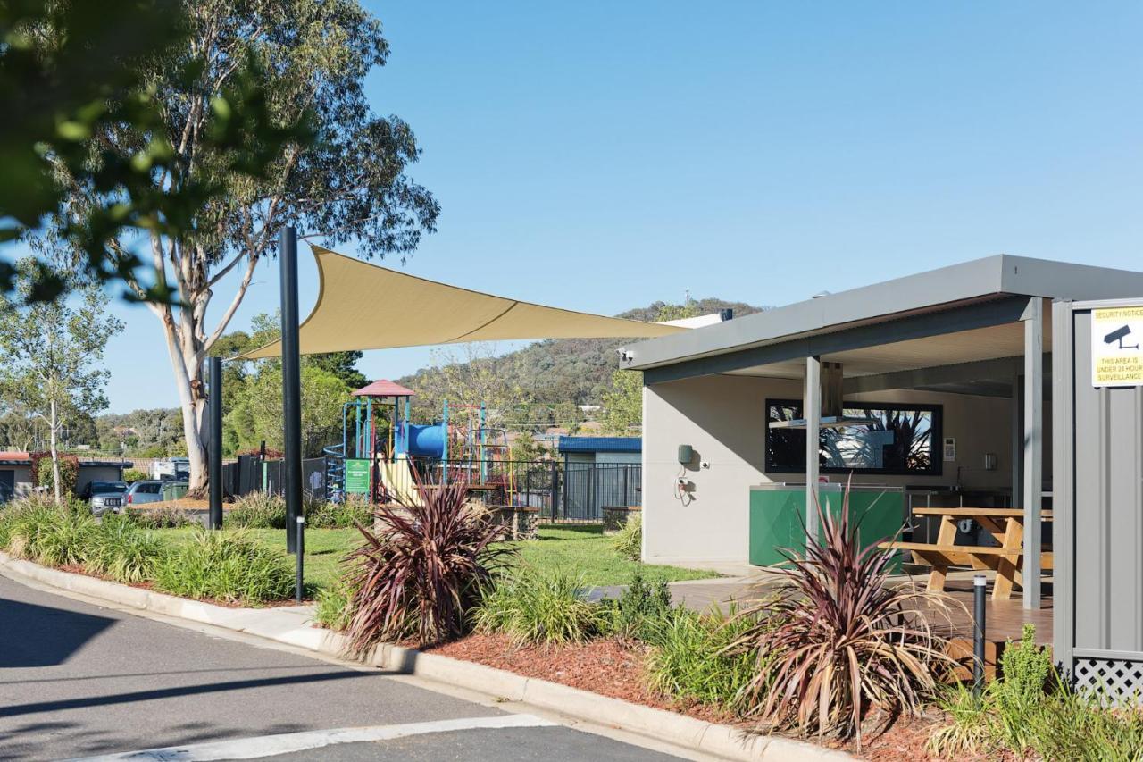 Hotel Crestview Tourist Park Queanbeyan Esterno foto