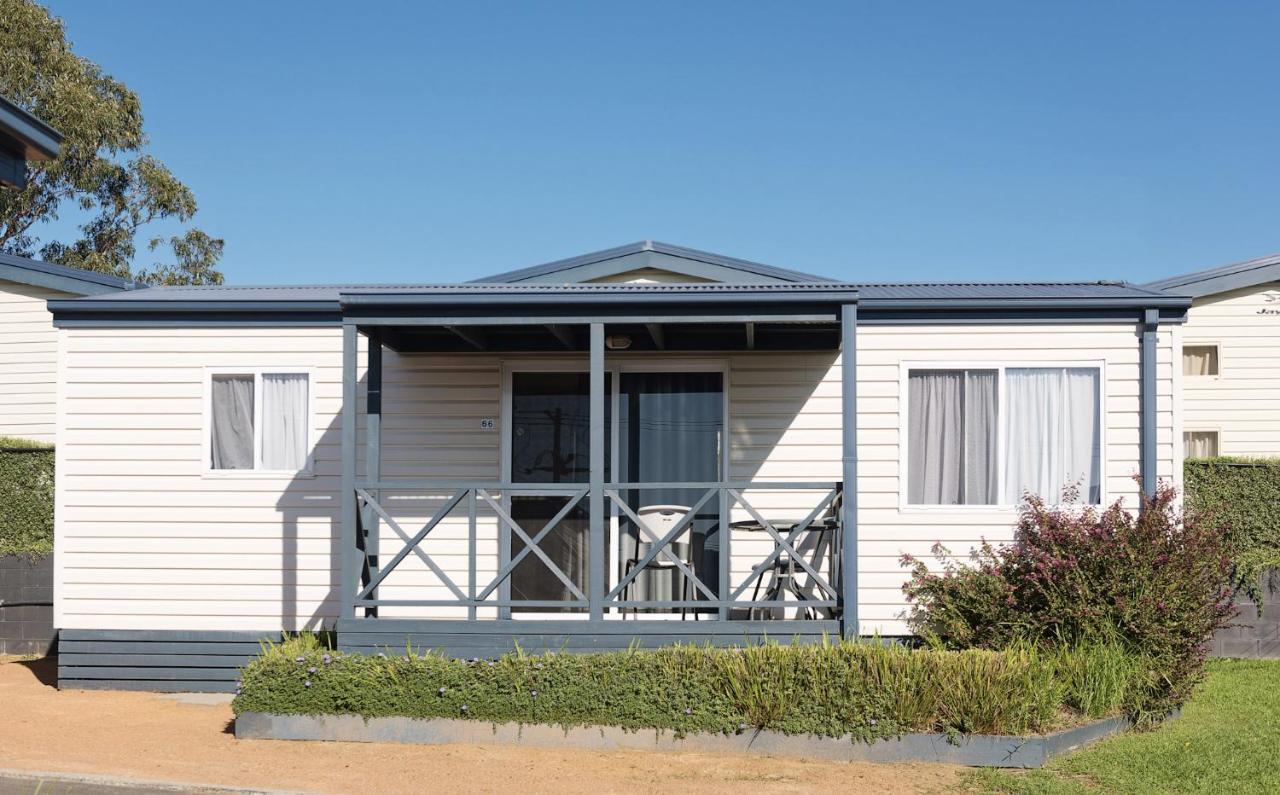 Hotel Crestview Tourist Park Queanbeyan Esterno foto