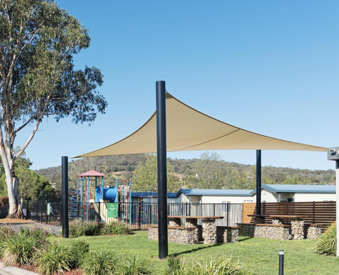 Hotel Crestview Tourist Park Queanbeyan Esterno foto