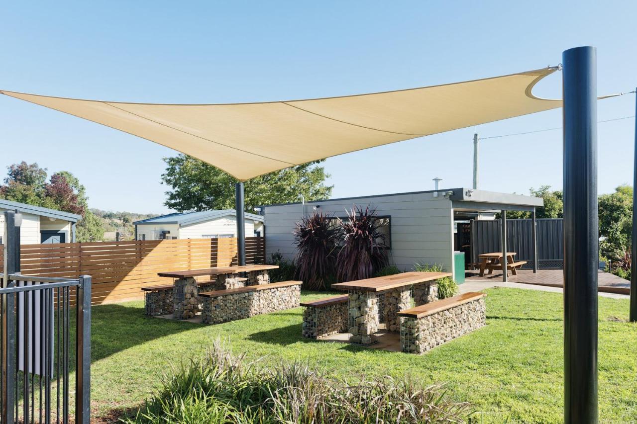 Hotel Crestview Tourist Park Queanbeyan Esterno foto