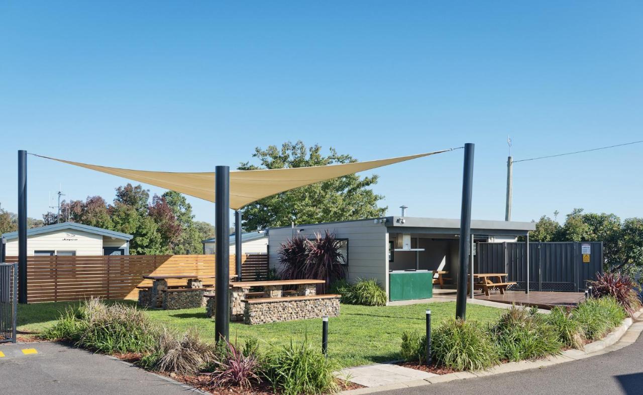 Hotel Crestview Tourist Park Queanbeyan Esterno foto