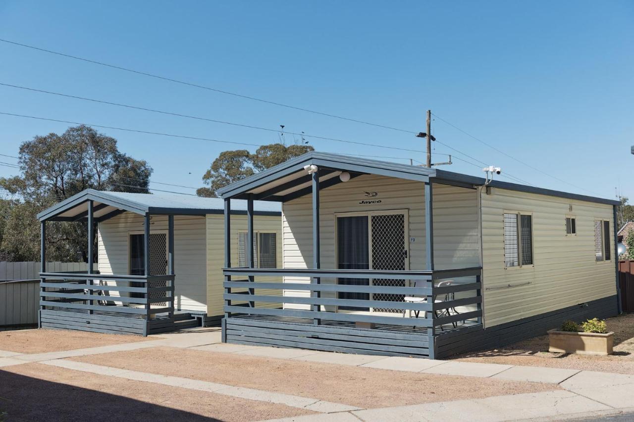 Hotel Crestview Tourist Park Queanbeyan Esterno foto