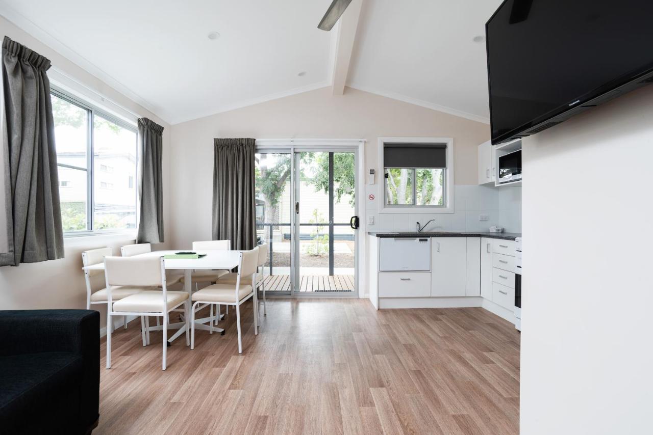 Hotel Crestview Tourist Park Queanbeyan Esterno foto