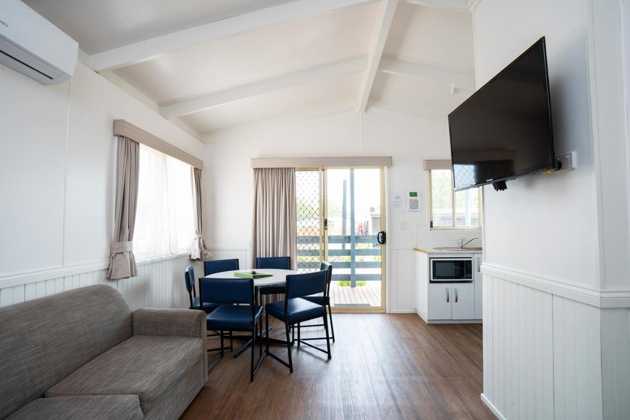 Hotel Crestview Tourist Park Queanbeyan Esterno foto
