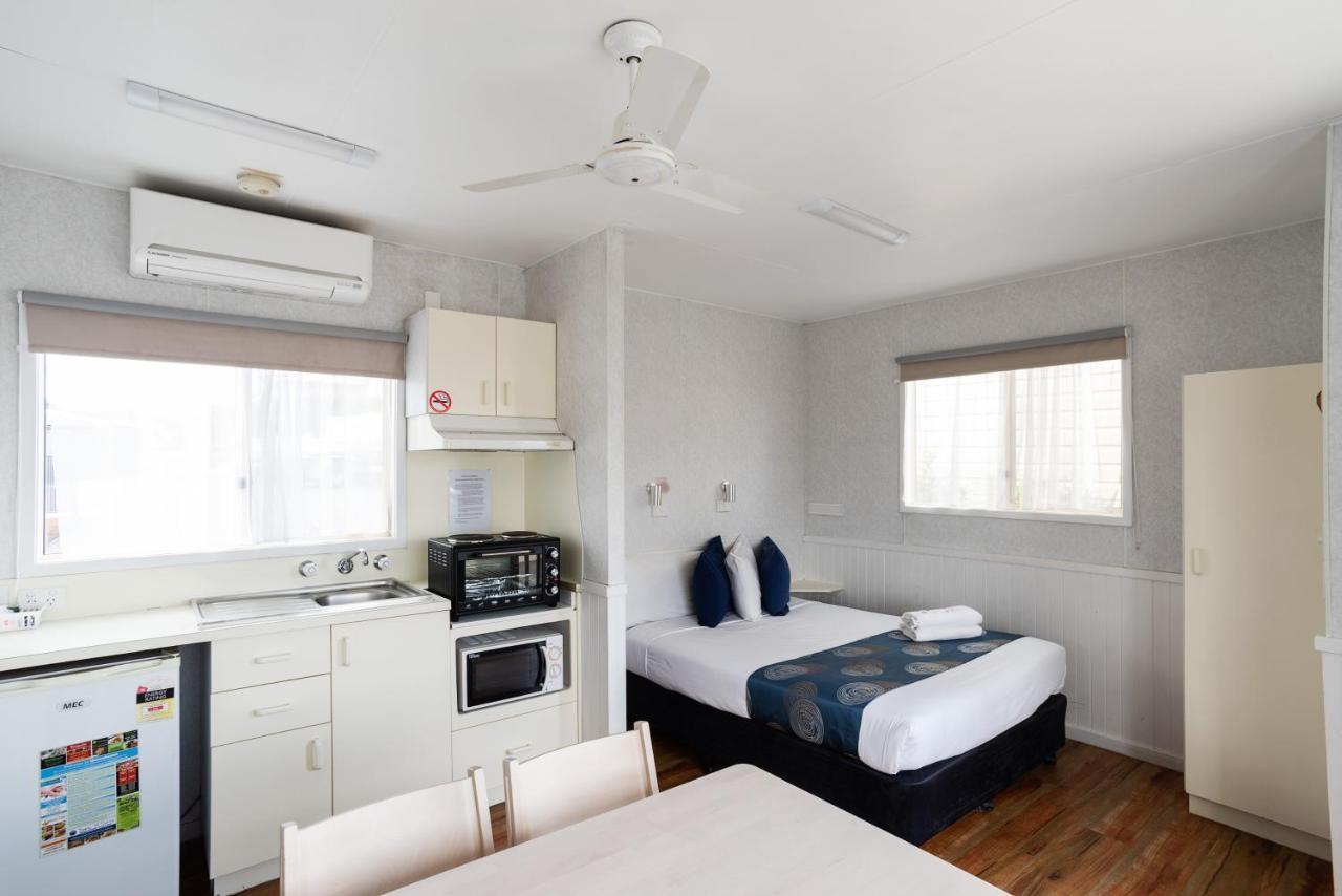 Hotel Crestview Tourist Park Queanbeyan Esterno foto